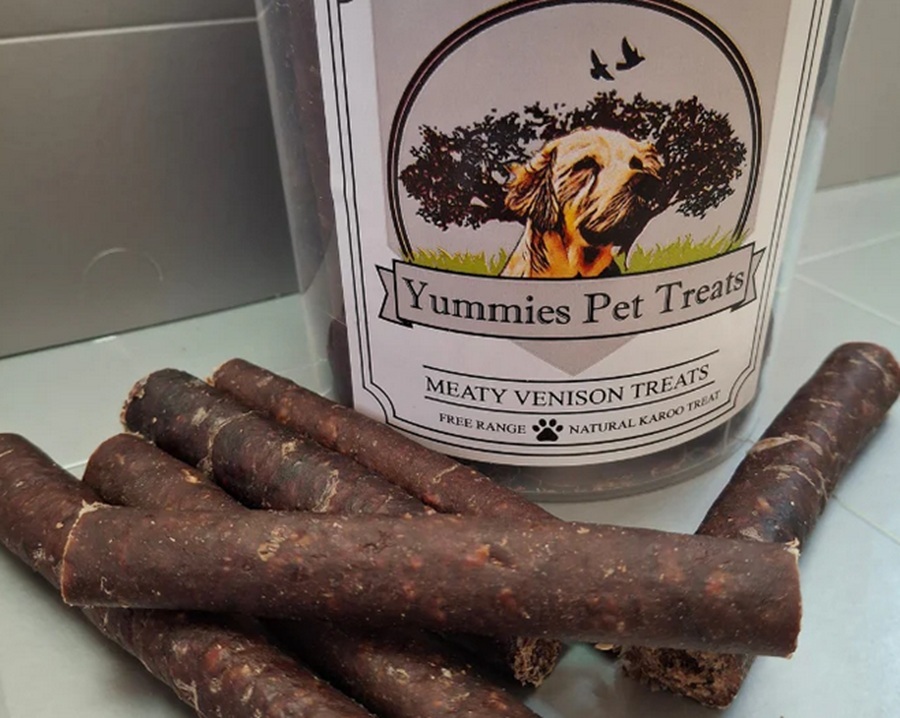 Yummies Venison Free-Range Stix Tub 450G